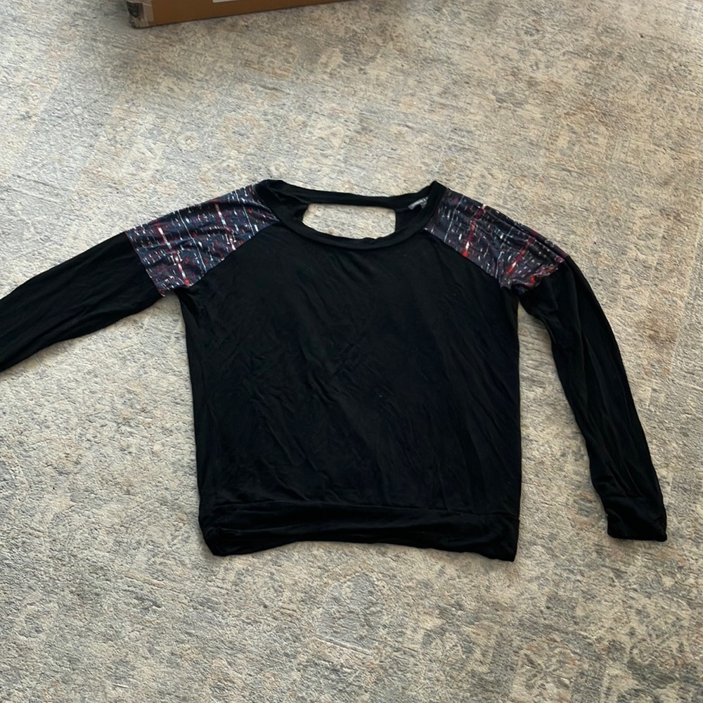 Threads 4 Thought open back yoga long sleeved black top size XS